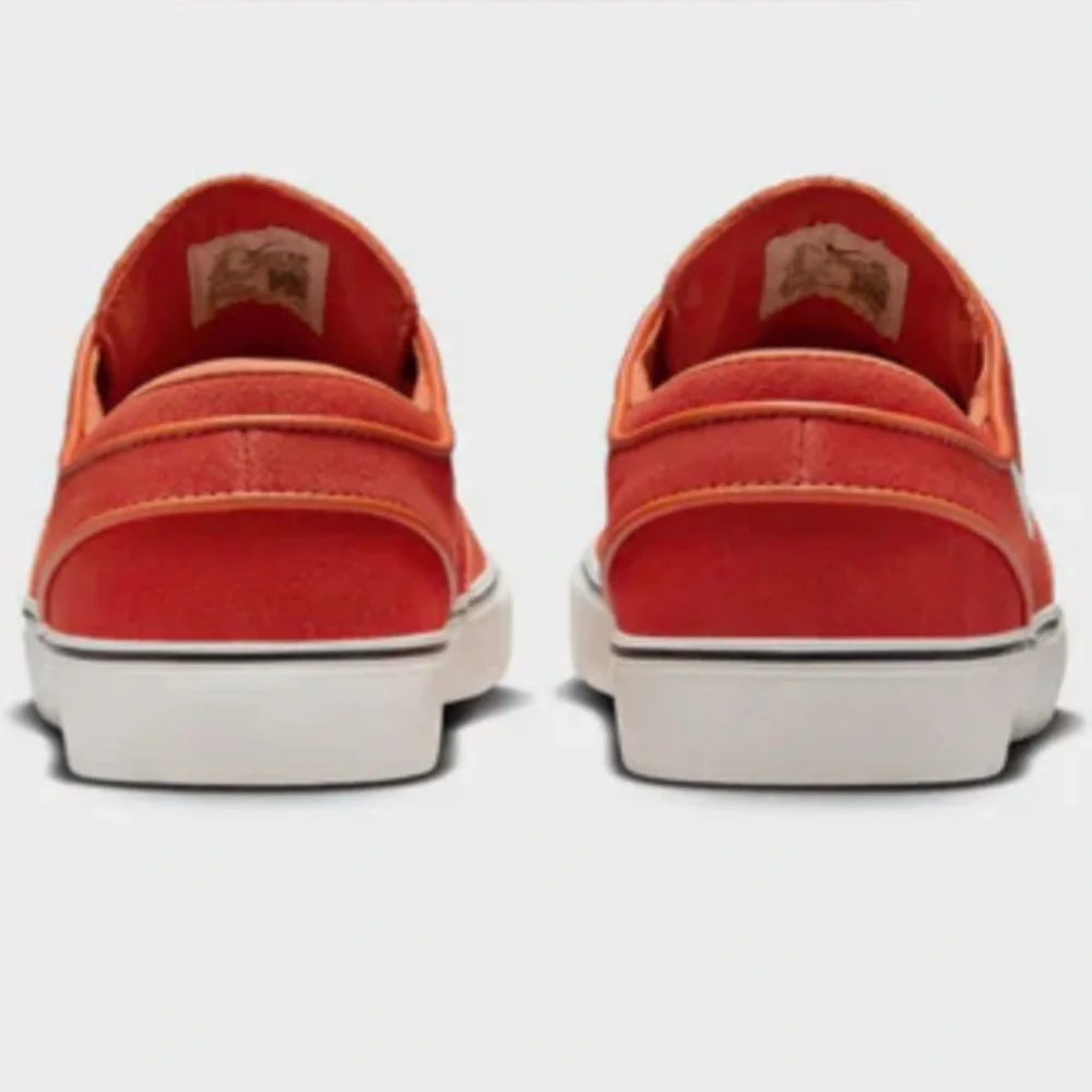 Nike step out